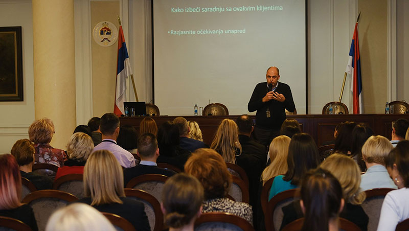 1-digitalni-balkan-o-nama-edukacije